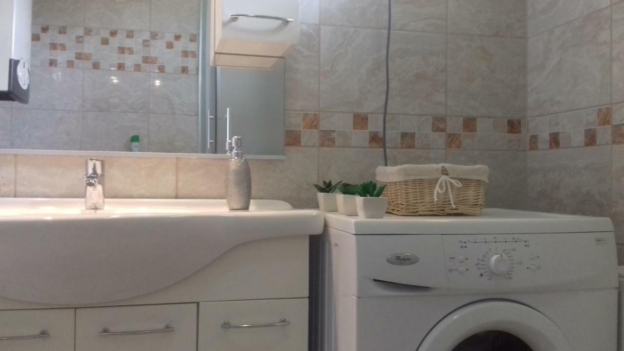 Benelise Apartman ヘーヴィーズ エクステリア 写真