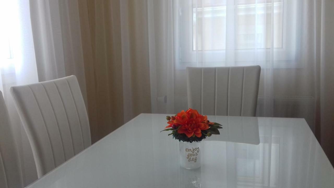 Benelise Apartman ヘーヴィーズ エクステリア 写真