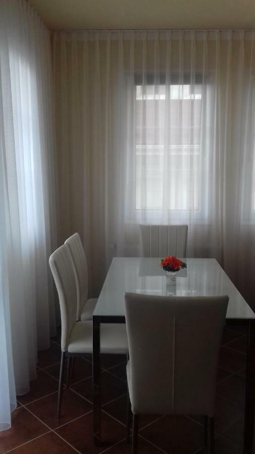 Benelise Apartman ヘーヴィーズ エクステリア 写真