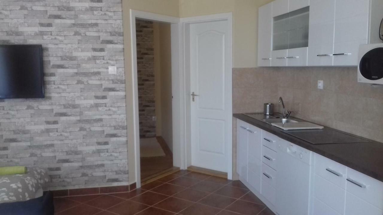 Benelise Apartman ヘーヴィーズ エクステリア 写真